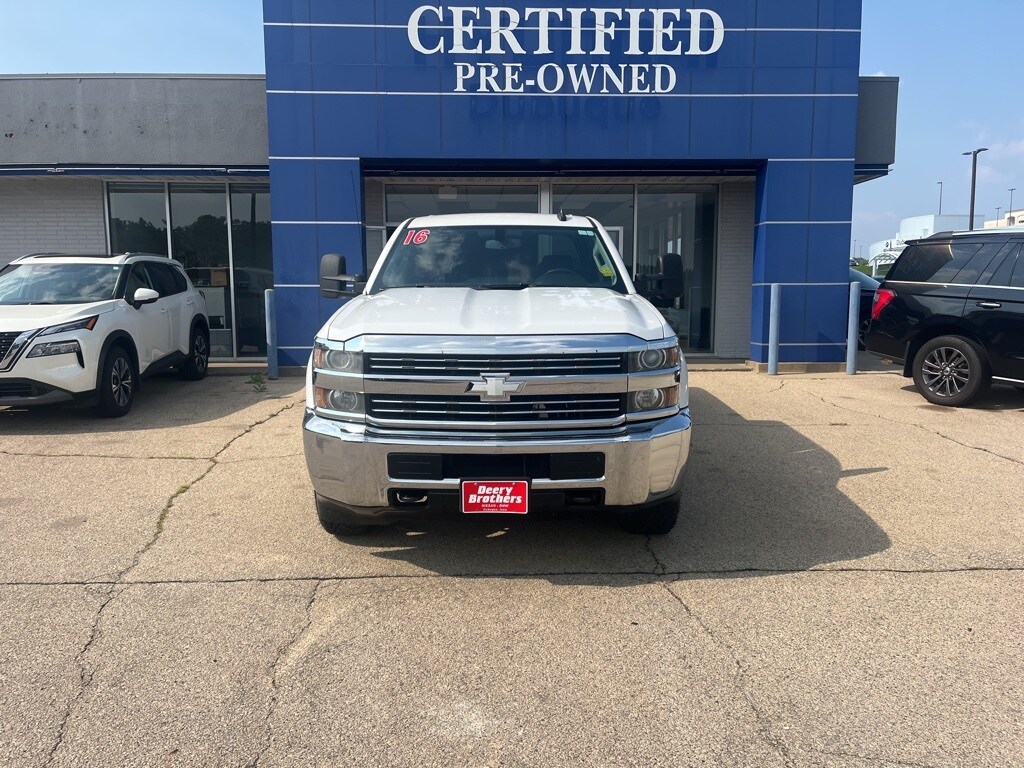 2016 Chevrolet Silverado 2500HD LT photo 2