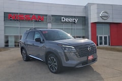 2026 Nissan Pathfinder Platinum SUV