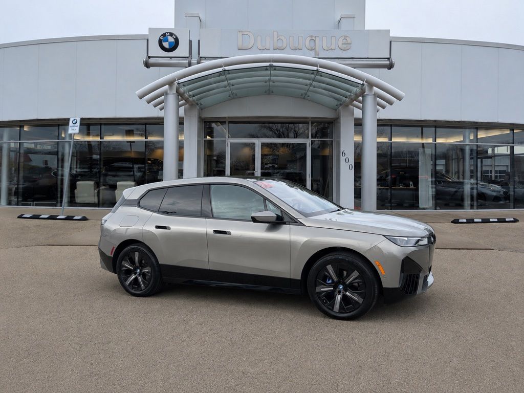 2024 BMW iX xDrive50's photo