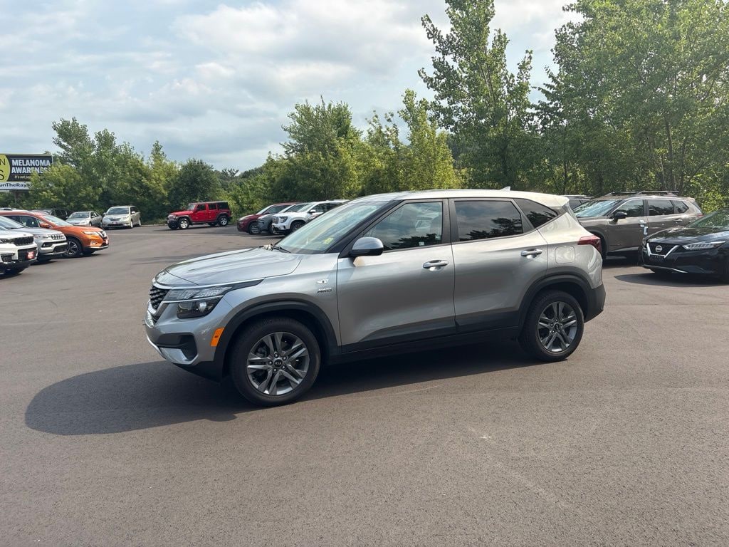 Used 2021 Kia Seltos LX SUV