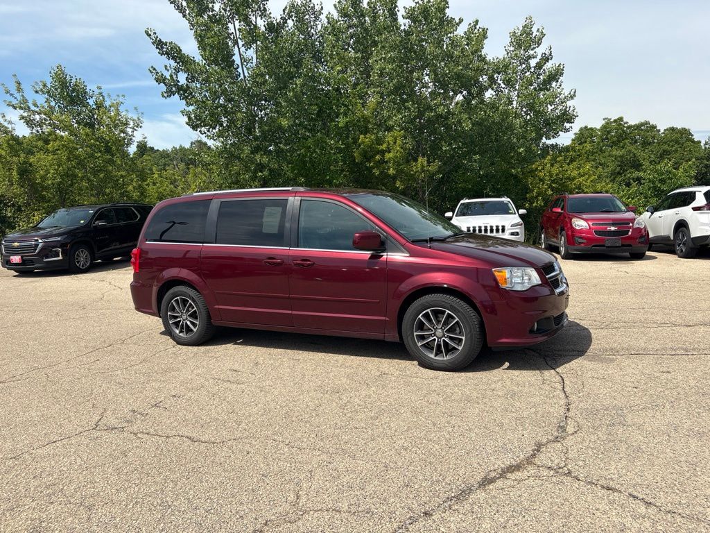 2017 Dodge Grand Caravan SXT's photo