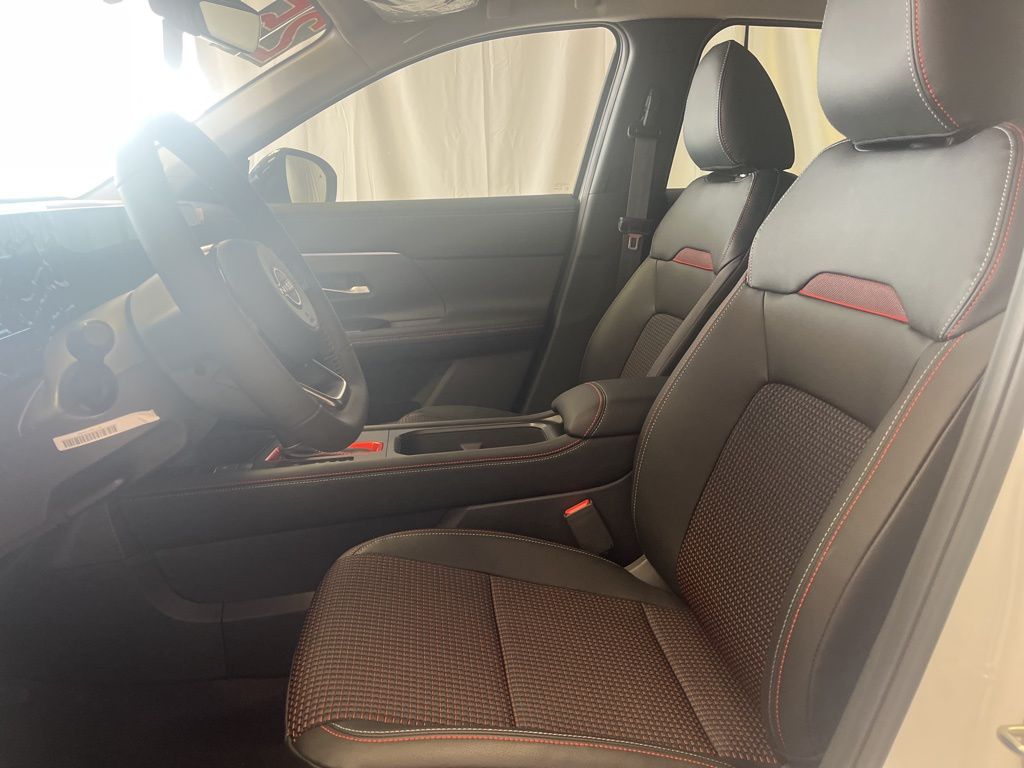 2025 Nissan Kicks SR AWD - Photo 6