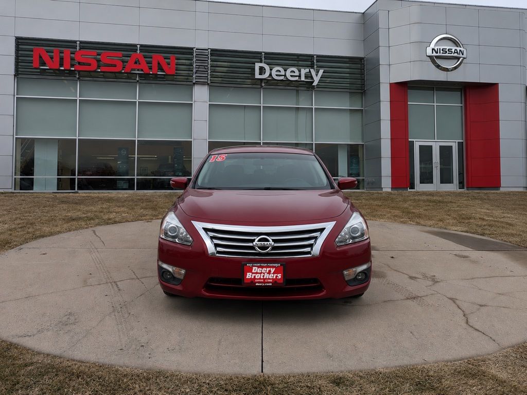 Used 2015 Nissan Altima S with VIN 1N4AL3AP8FC455054 for sale in Dubuque, IA