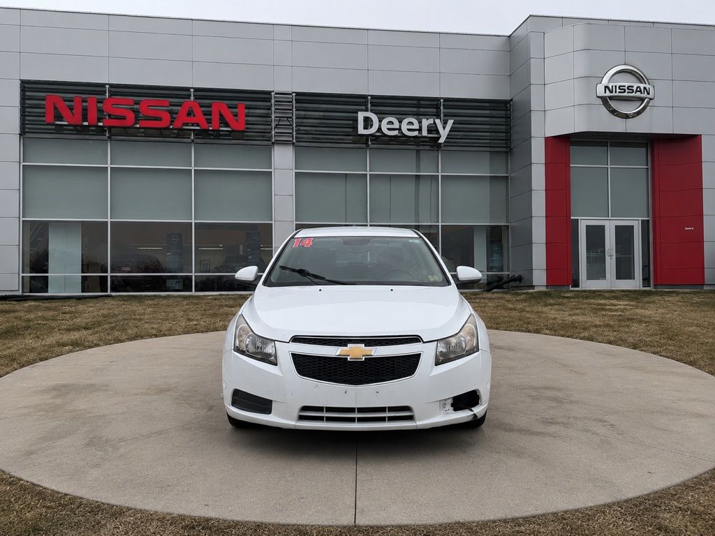 Used 2014 Chevrolet Cruze 1LT with VIN 1G1PC5SB2E7153276 for sale in Dubuque, IA