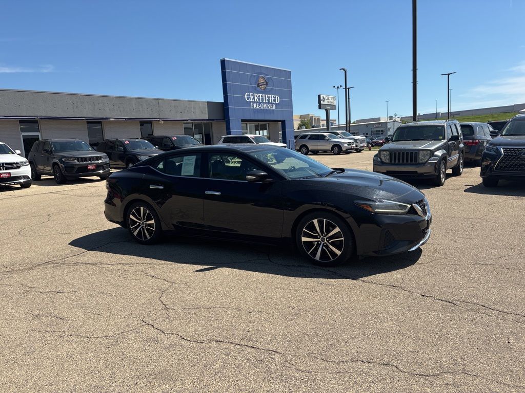 2023 Nissan Maxima SL's photo