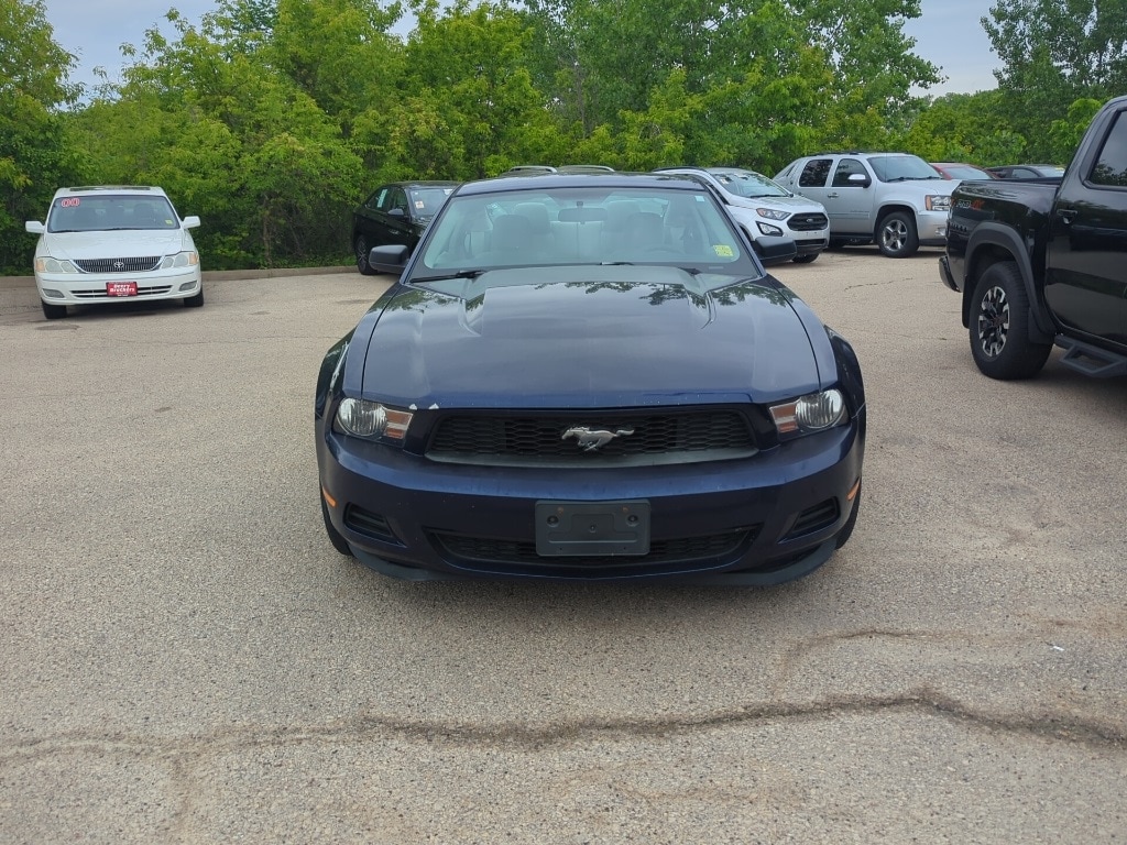 Used 2011 Ford Mustang V6 with VIN 1ZVBP8AM5B5118732 for sale in Dubuque, IA