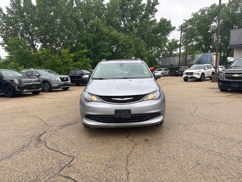 Used 2018 Chrysler Pacifica Touring Van