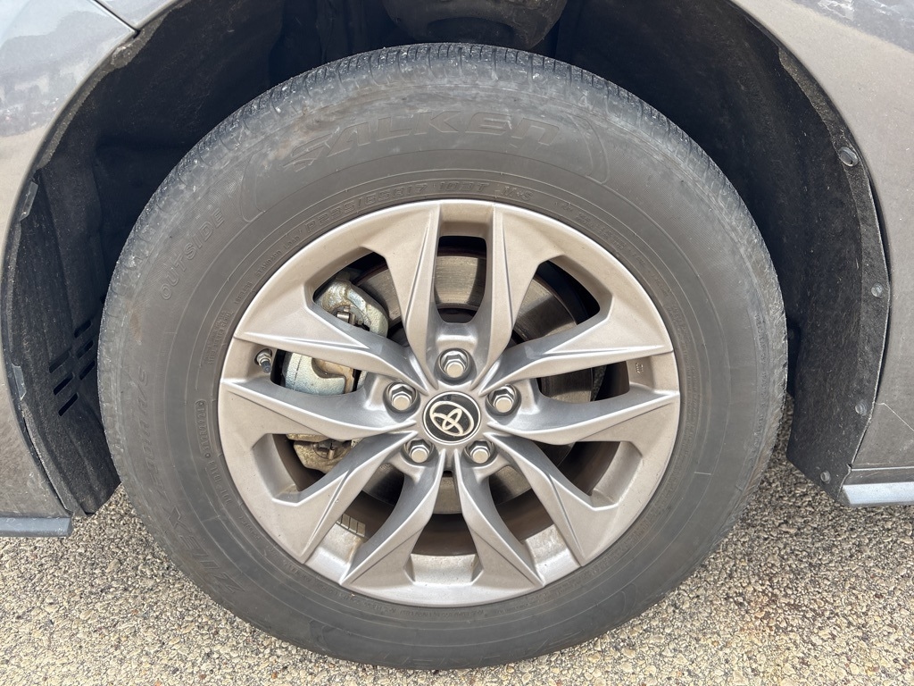 Used 2025 Toyota Sienna XLE 8 Passenger Van Passenger Van