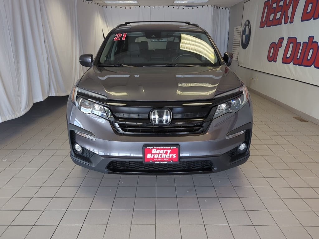 Used 2021 Honda Pilot SE with VIN 5FNYF6H26MB038771 for sale in Dubuque, IA