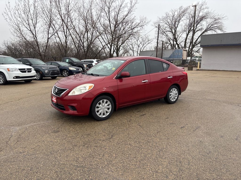 Used 2013 Nissan Versa 1.6 SV Sedan