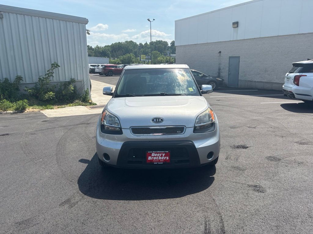 Used 2011 Kia Soul Base with VIN KNDJT2A24B7715977 for sale in Dubuque, IA