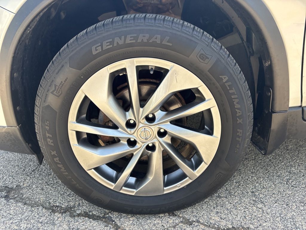 Used 2015 Nissan Rogue SL SUV