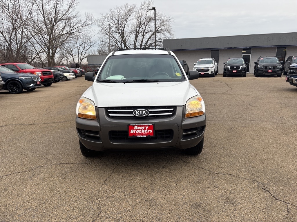 Used 2008 Kia Sportage LX with VIN KNDJE723887477607 for sale in Dubuque, IA