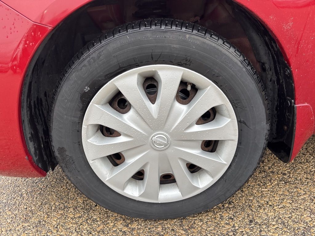 Used 2013 Nissan Versa 1.6 SV Sedan