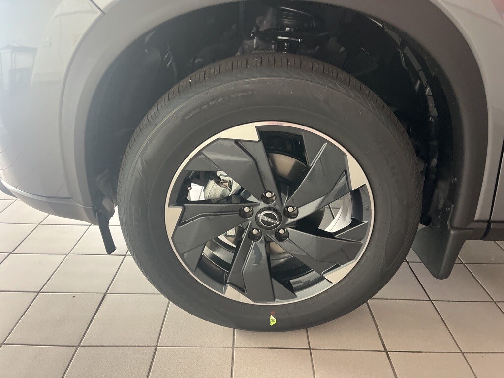 2026 Nissan Rogue SV photo 4
