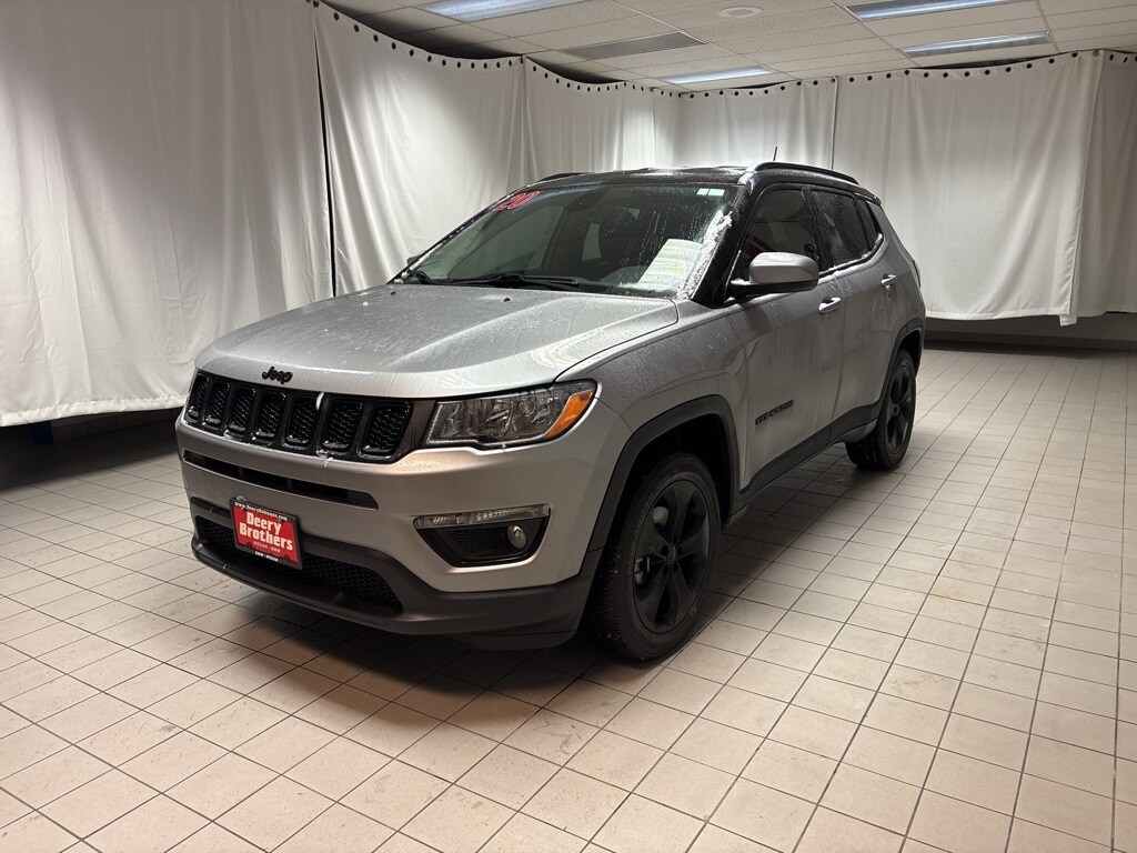 2020 Jeep Compass Latitude photo 2