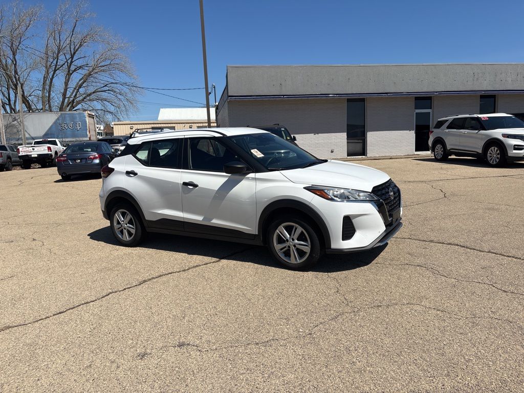 2024 Nissan Kicks 1.6 S's photo