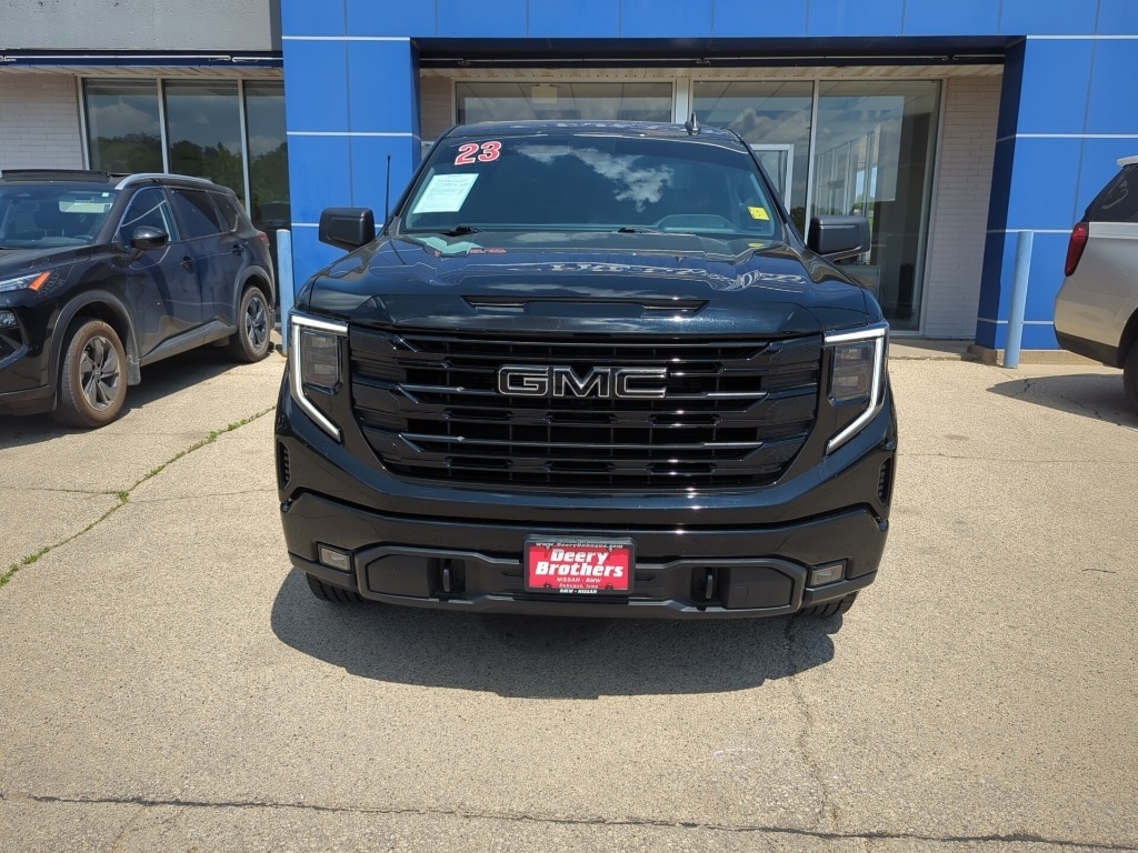 Used 2022 GMC Sierra 1500 Elevation with VIN 1GTUUCED8NZ609200 for sale in Dubuque, IA