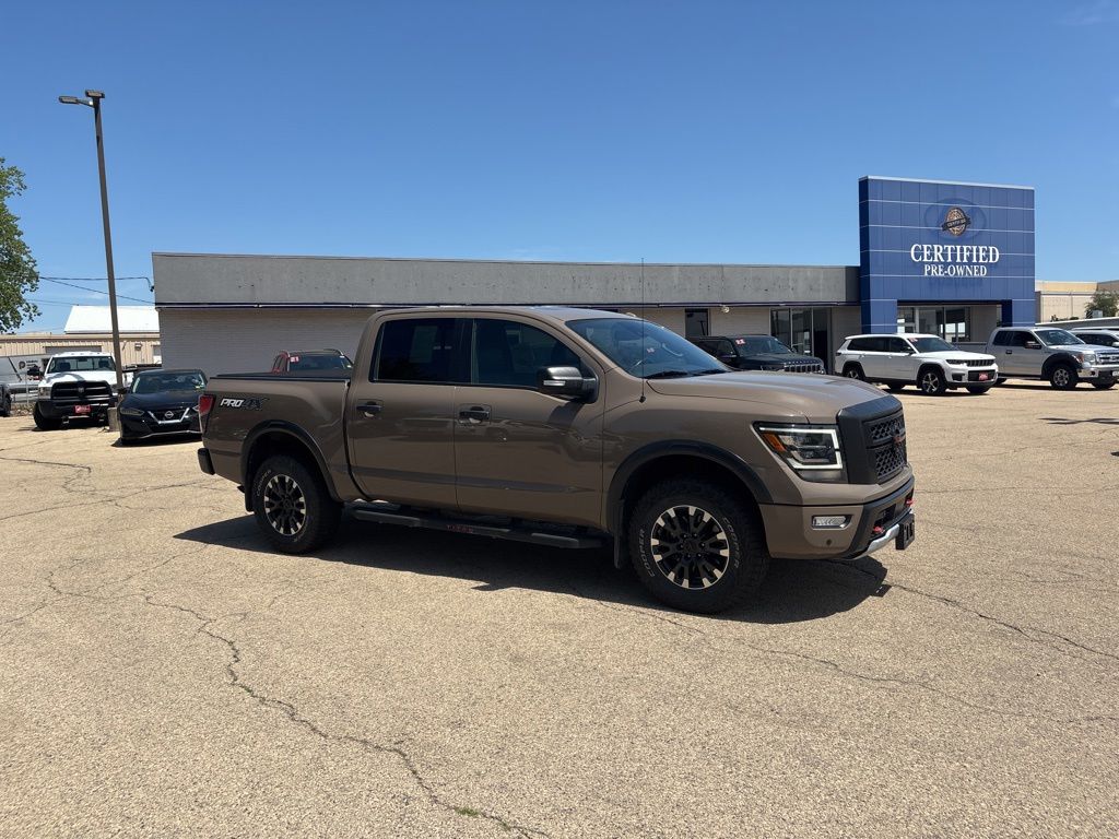 2021 Nissan Titan PRO-4X 4X4 Crew Cab's photo