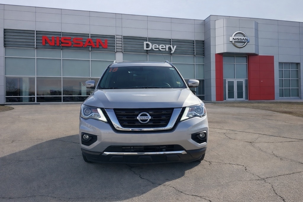 Used 2018 Nissan Pathfinder Platinum with VIN 5N1DR2MM2JC666062 for sale in Dubuque, IA