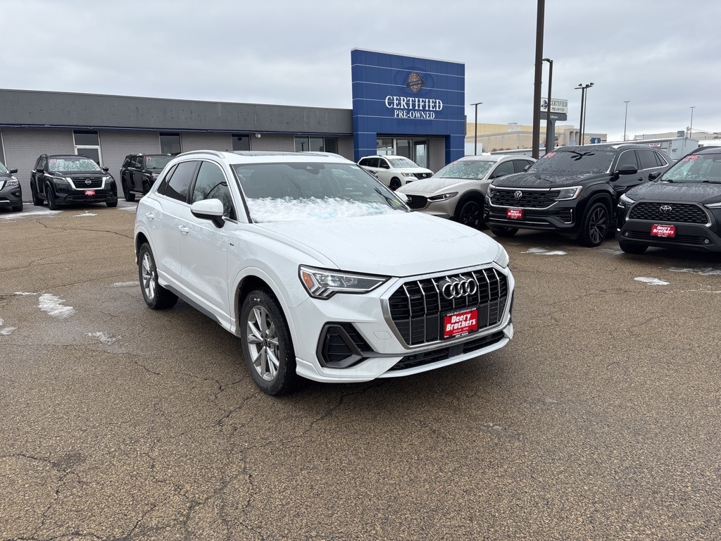 2025 Audi Q3 S Line Premium's photo