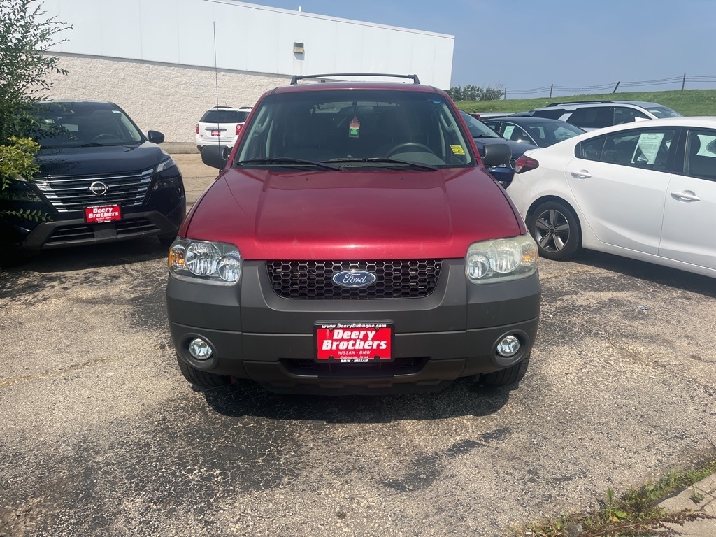Used 2007 Ford Escape XLT with VIN 1FMYU93187KA16232 for sale in Dubuque, IA