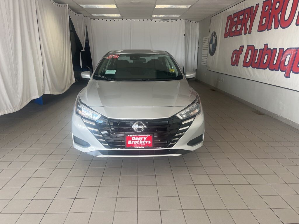 New 2025 Nissan Versa 1.6 SV Sedan