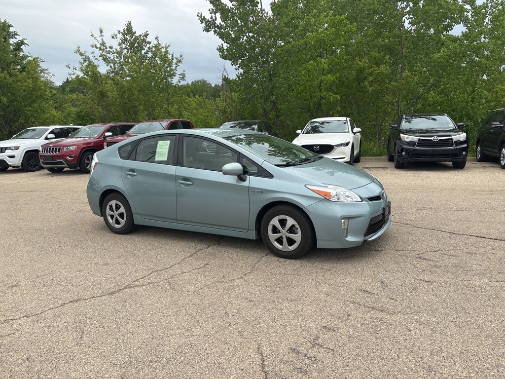 2013 Toyota Prius Three's photo
