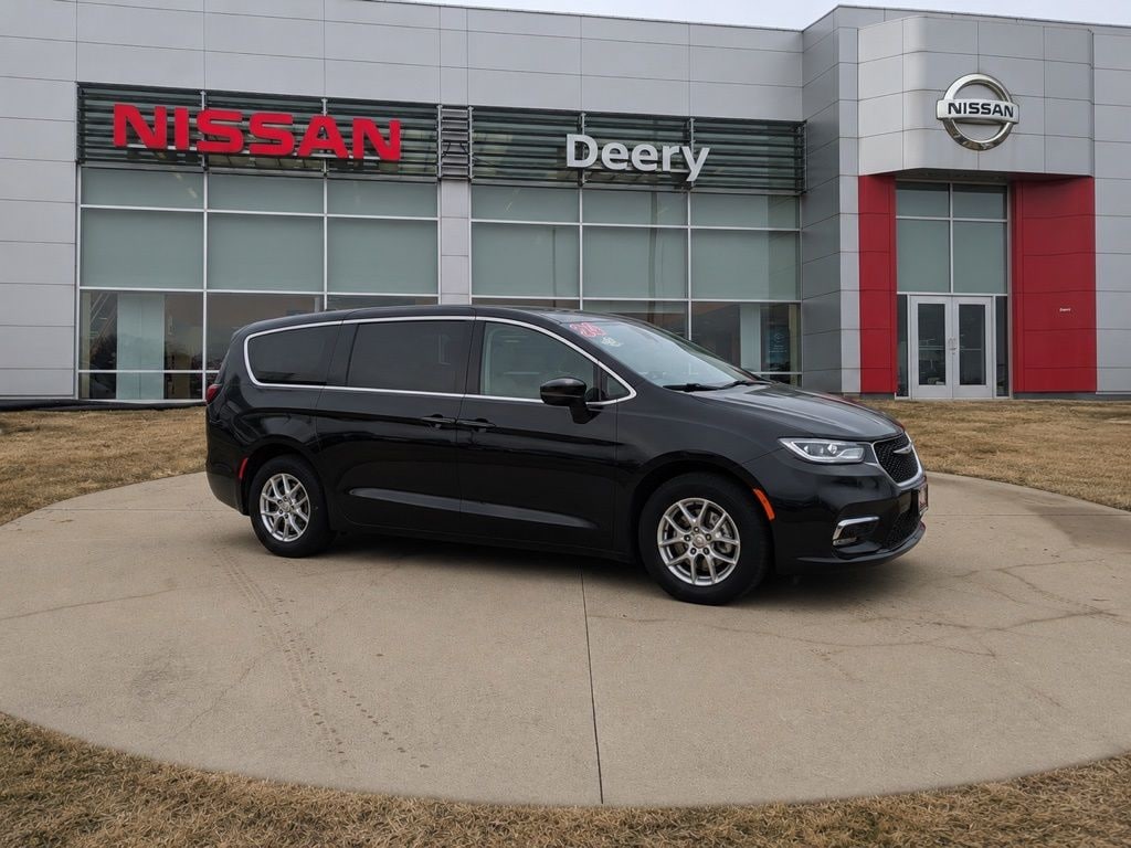 Used 2024 Chrysler Pacifica Touring L Van Passenger Van