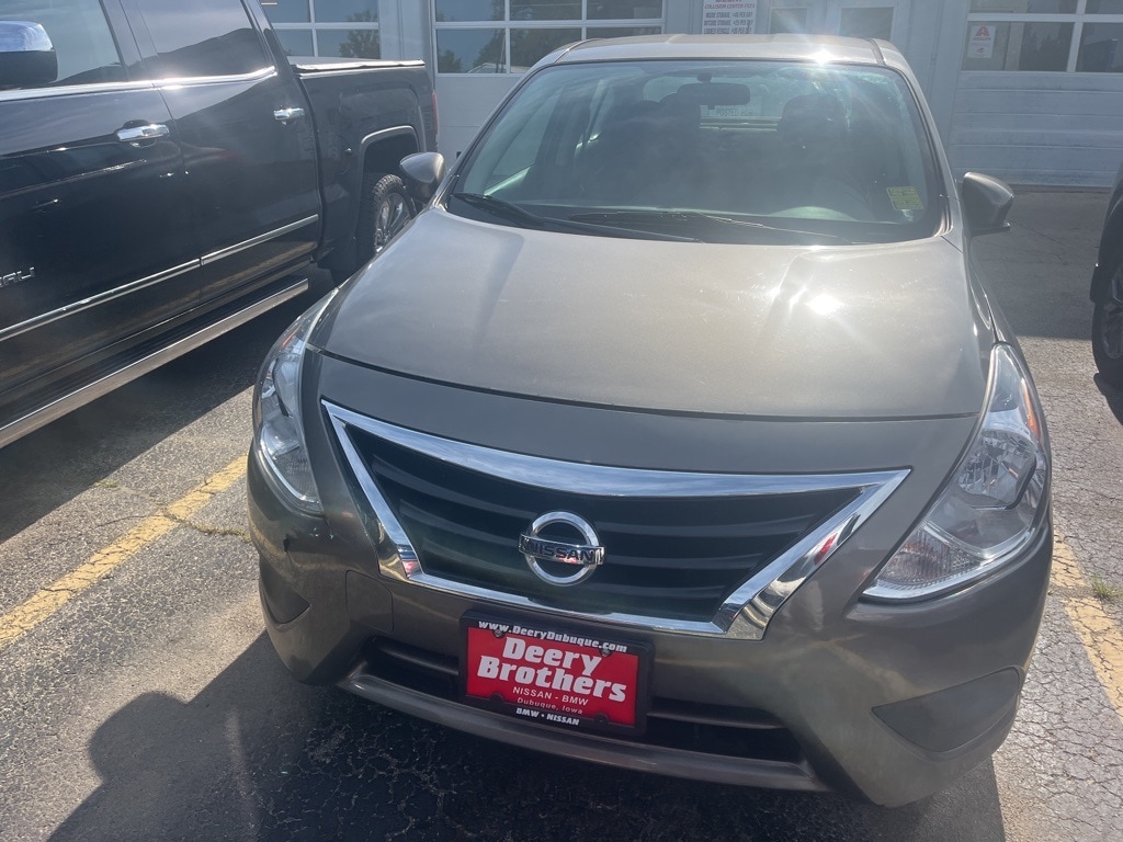 Used 2015 Nissan Versa Sedan SV with VIN 3N1CN7AP1FL852357 for sale in Dubuque, IA