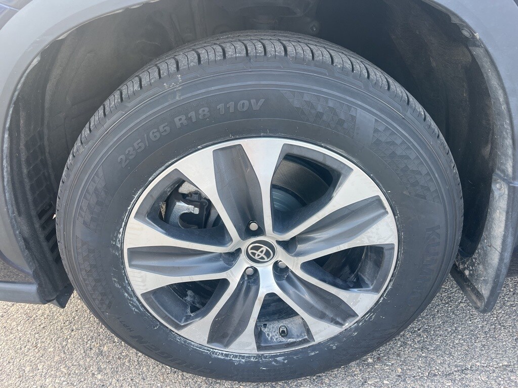 2022 Toyota Highlander XLE photo 4