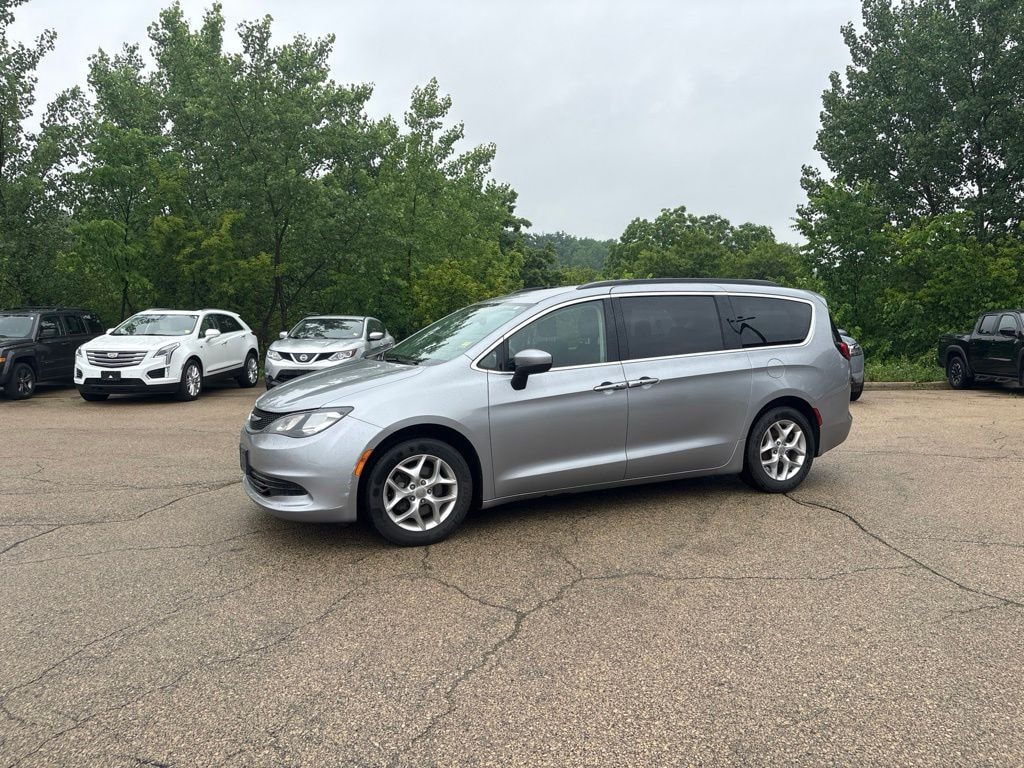 Used 2018 Chrysler Pacifica Touring Van