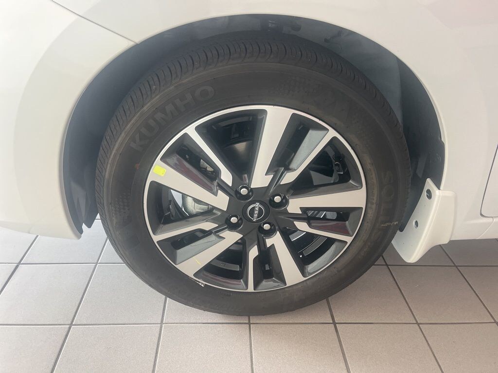 New 2025 Nissan Versa 1.6 SV Sedan