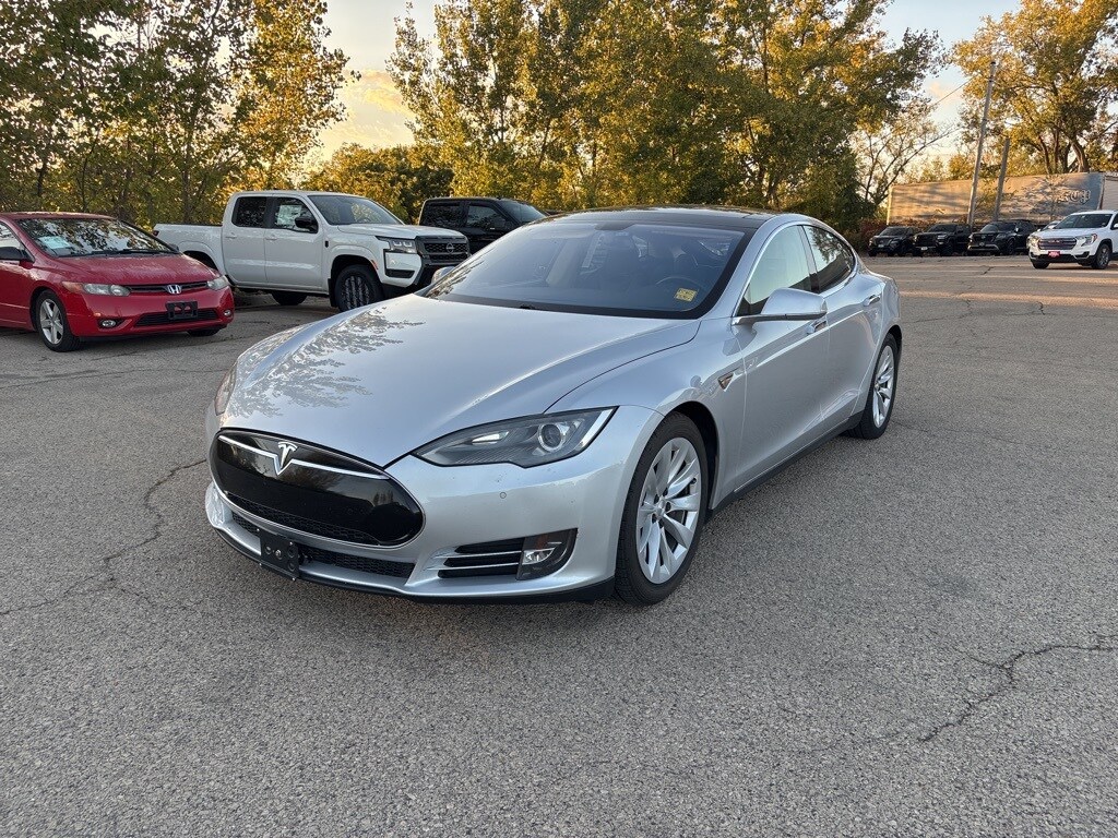 2014 Tesla Model S photo 3