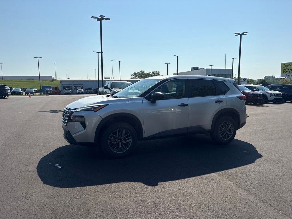 Used 2024 Nissan Rogue S SUV