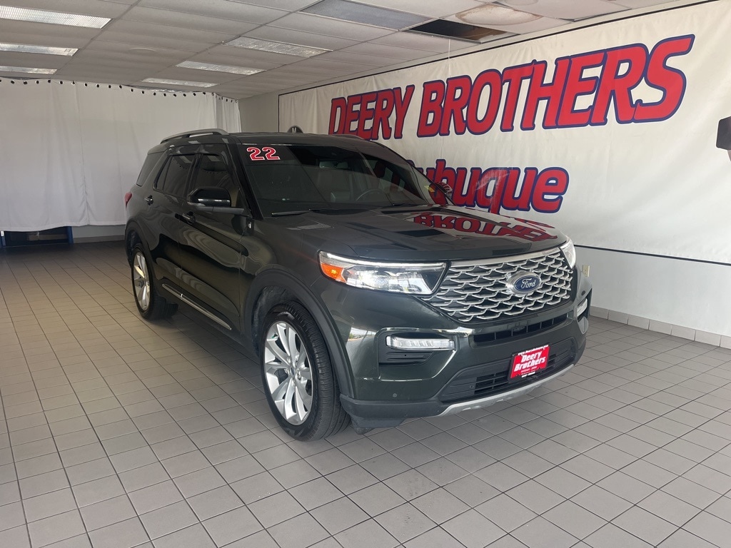 2022 Ford Explorer Platinum's photo