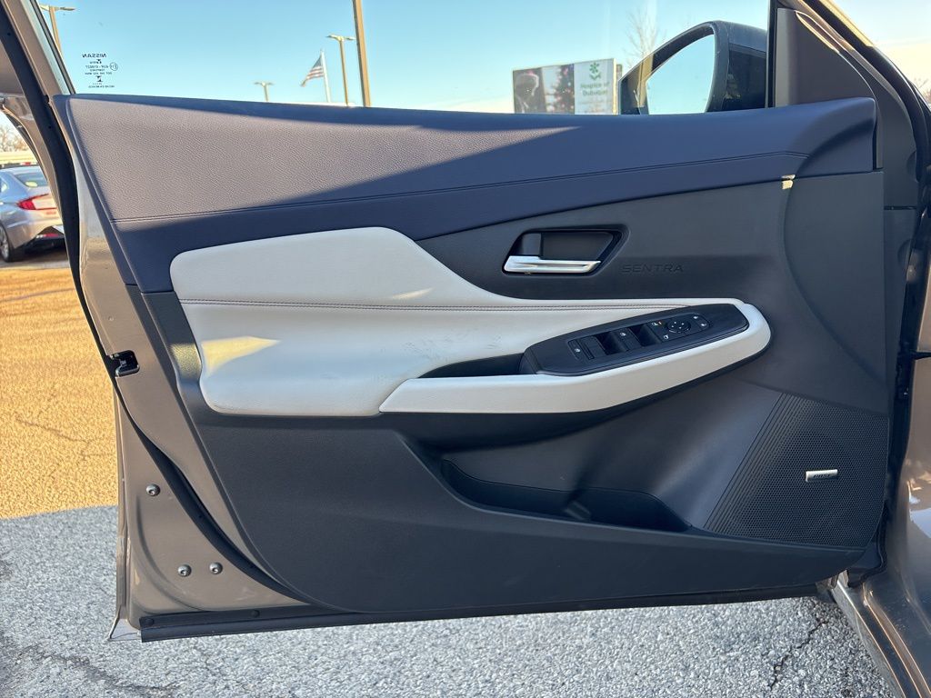 2026 Nissan Sentra SL - Photo 5