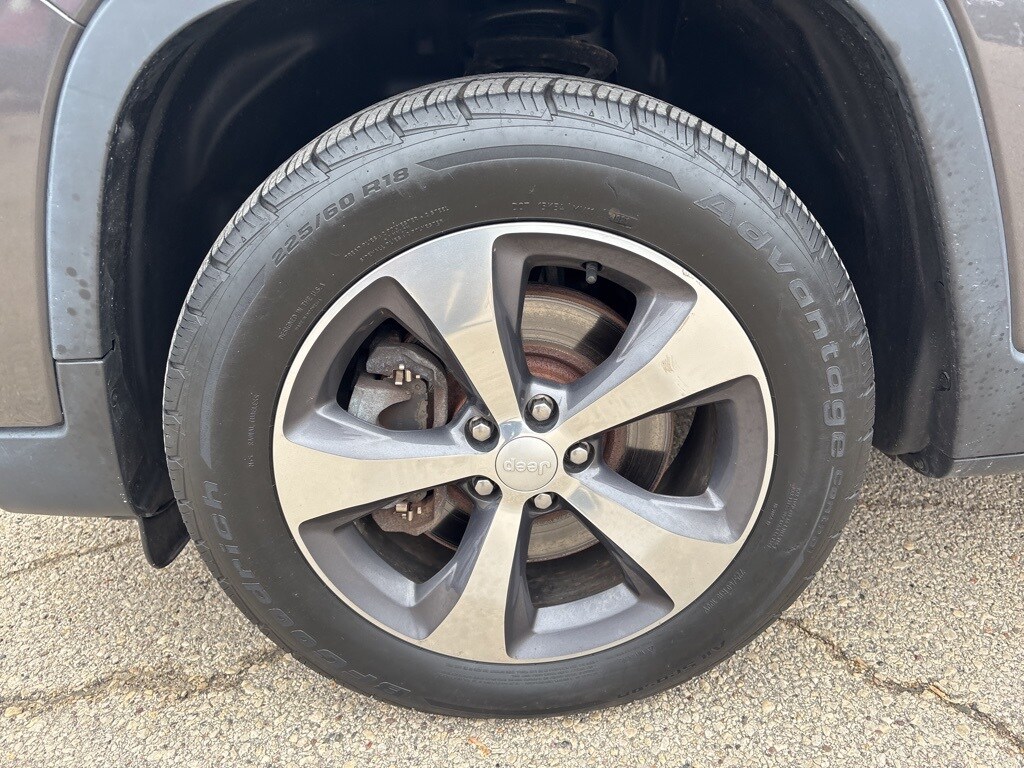 2019 Jeep Cherokee Limited photo 3