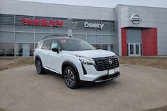 2026 Nissan Pathfinder Platinum SUV