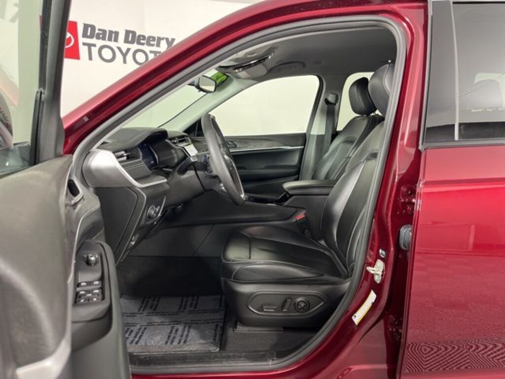 Used 2023 Jeep Grand Cherokee Limited SUV