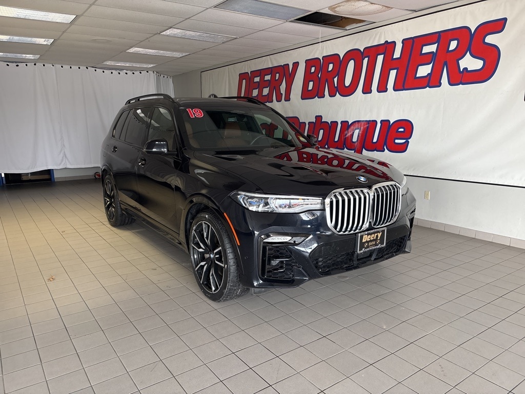 2019 BMW X7 50i's photo