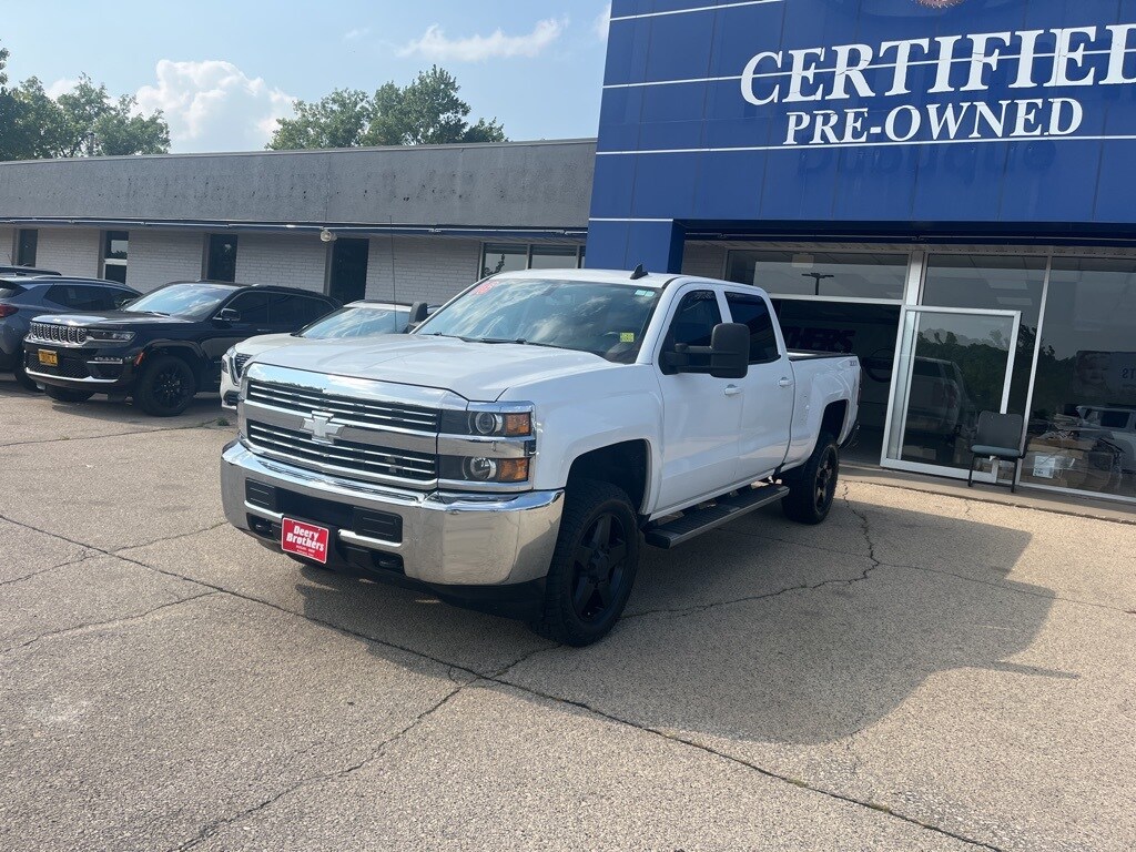 2016 Chevrolet Silverado 2500HD LT photo 3