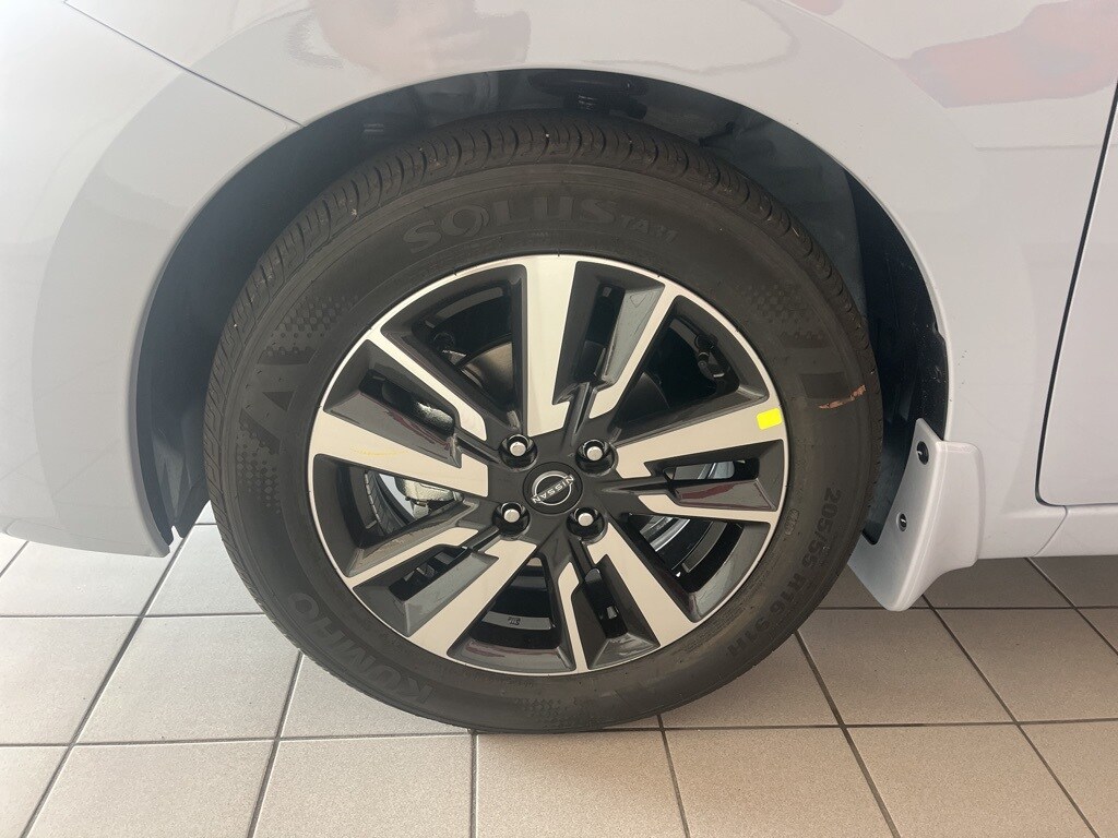 2025 Nissan Versa 1.6 SV photo 4