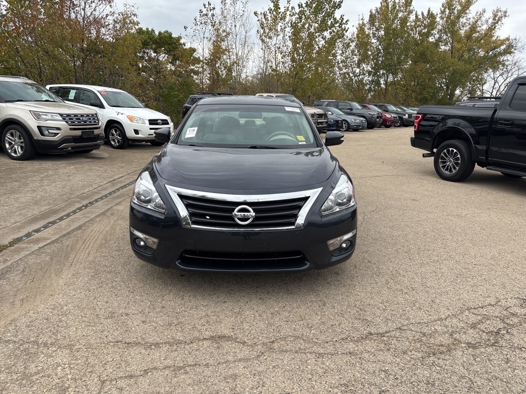 Used 2013 Nissan Altima 2.5 SV Sedan