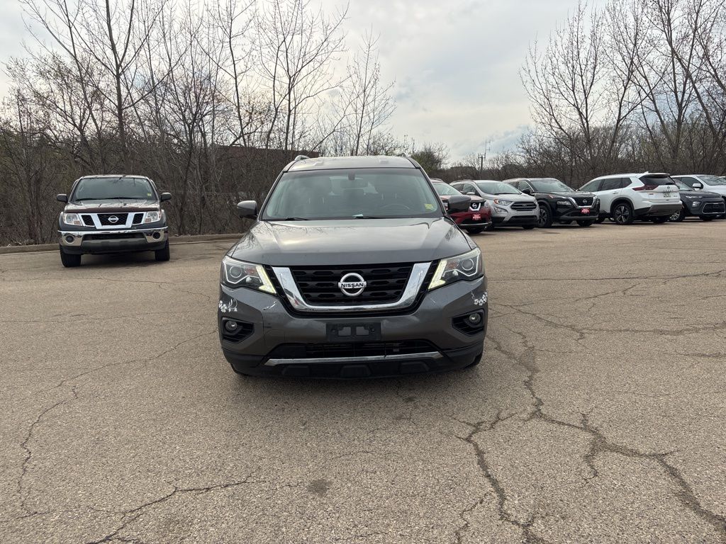 Used 2018 Nissan Pathfinder SL with VIN 5N1DR2MN1JC614107 for sale in Dubuque, IA