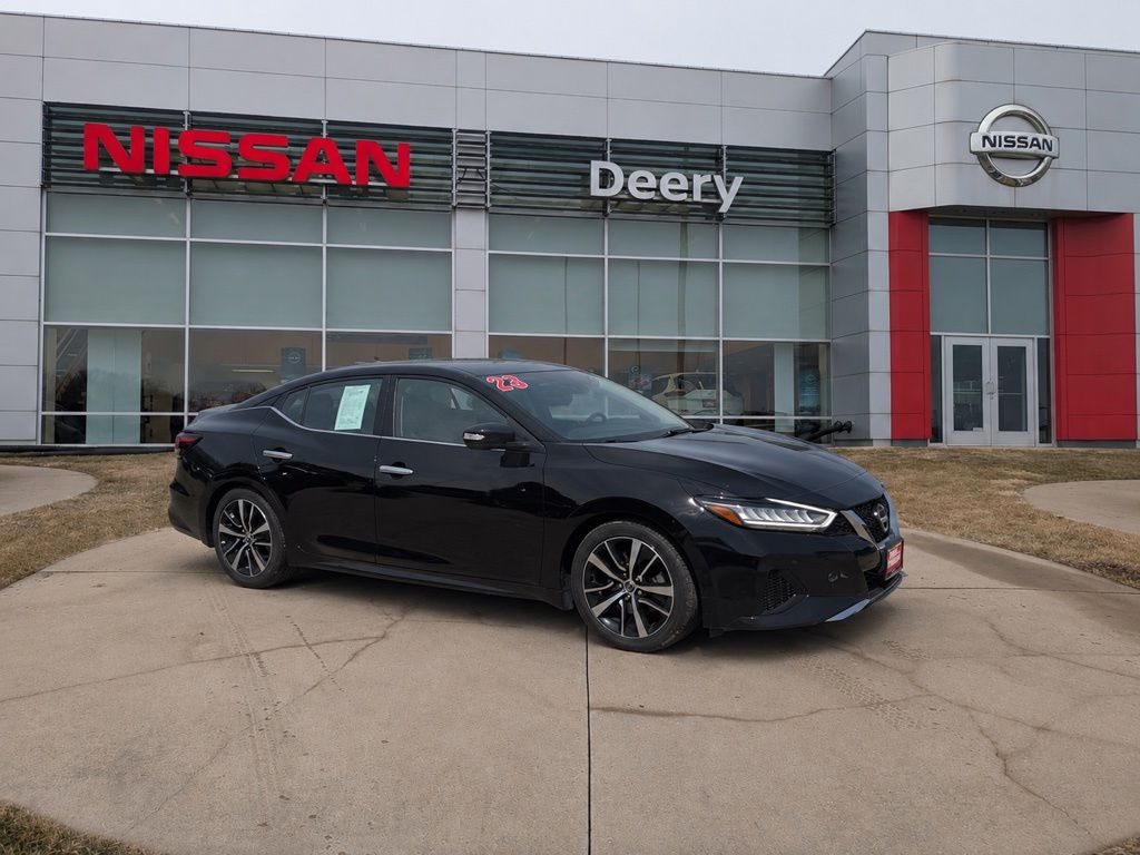 2023 Nissan Maxima SL's photo