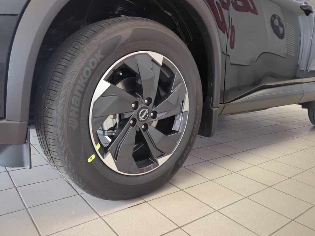 2025 Nissan Rogue SV photo 4