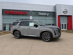 2026 Nissan Pathfinder Platinum SUV