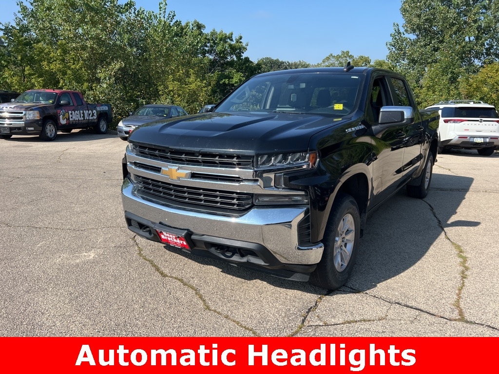 Used 2020 Chevrolet Silverado 1500 LT with VIN 1GCUYDED2LZ215084 for sale in Dubuque, IA