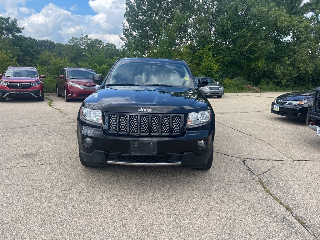 Used 2013 Jeep Grand Cherokee Laredo Altitude with VIN 1C4RJFAT2DC592425 for sale in Dubuque, IA